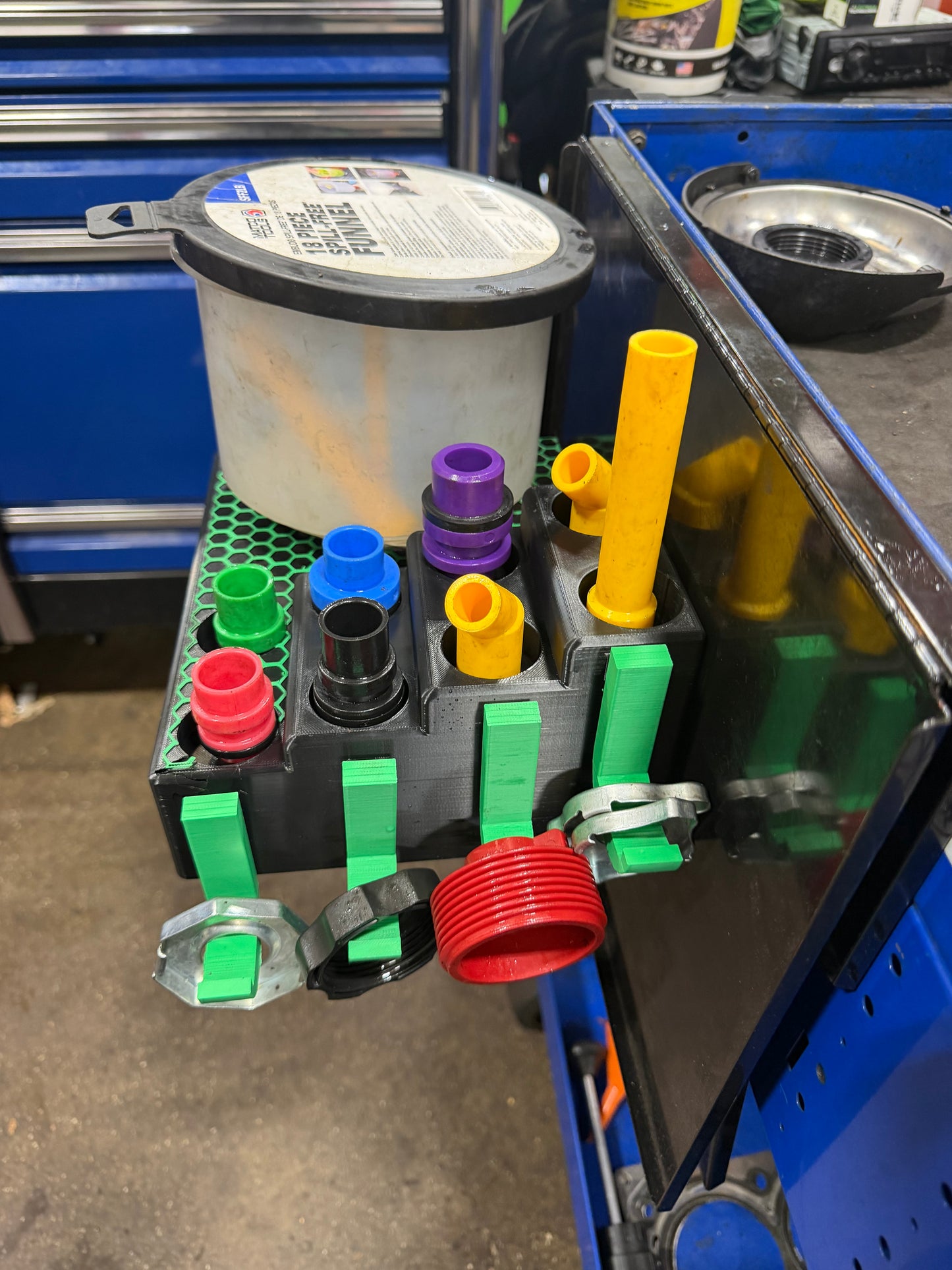Coolant funnel kit holder