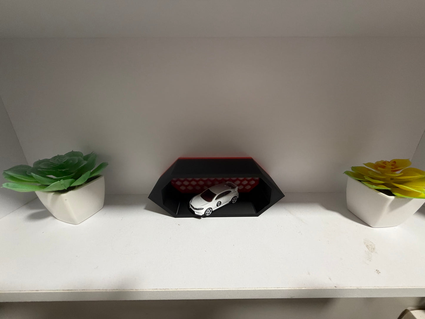 Modular showcase wall mount